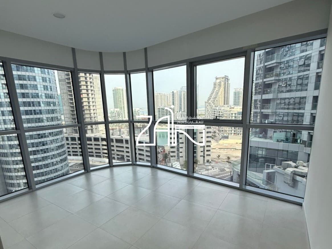 Ready to Move In! | High Floor | 3BR+M| Canal View