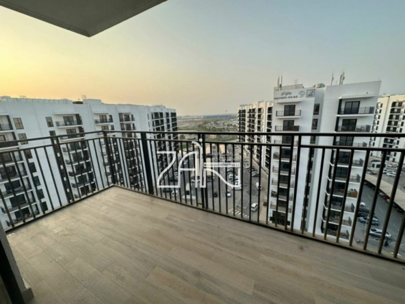 2 Payments! Vacant High Floor 1BR + Sea World View