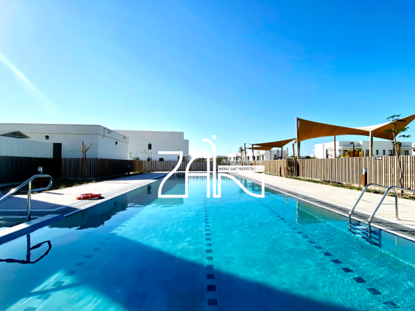 Single Row 2BR TH Private Garden in Prime Location