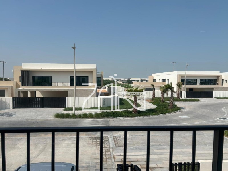 Single Row Vacant 4BR Duplex+Garden - Golf Access